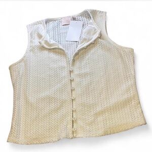 Chic Cream Sleeveless Blouse